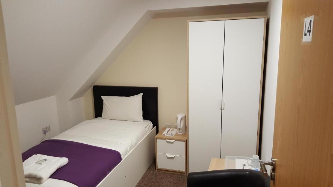 하운슬로우 Heathrow Travellers Hub B&B 외부 사진