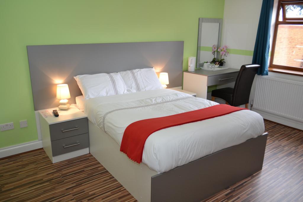 하운슬로우 Heathrow Travellers Hub B&B 외부 사진