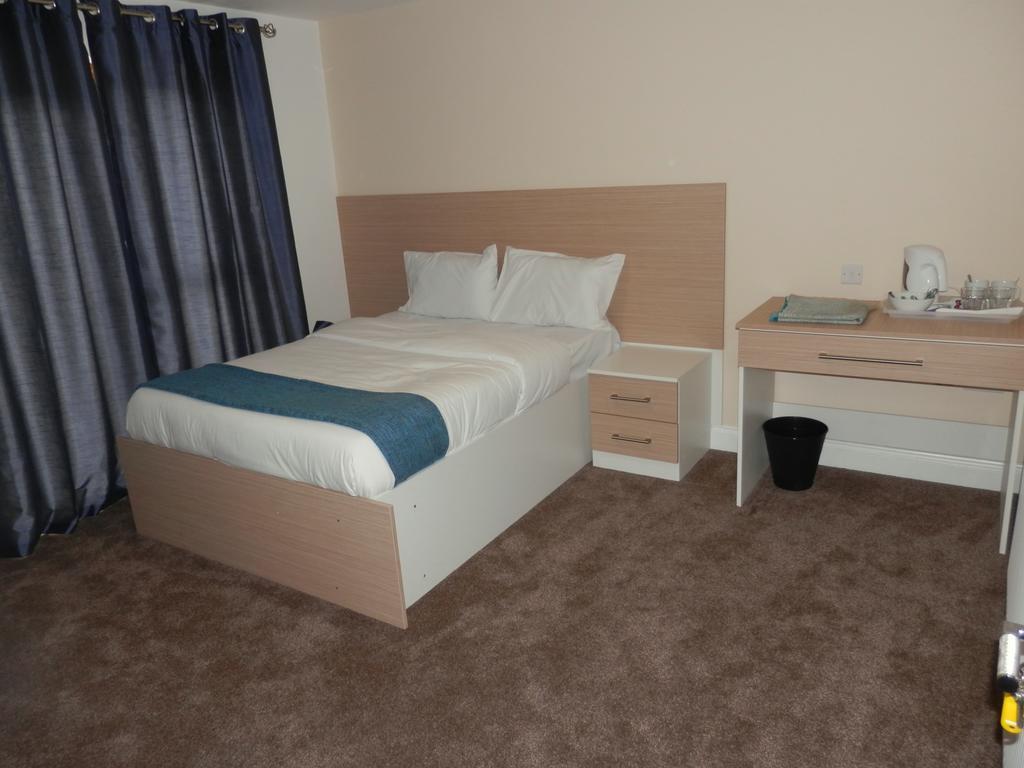 하운슬로우 Heathrow Travellers Hub B&B 외부 사진