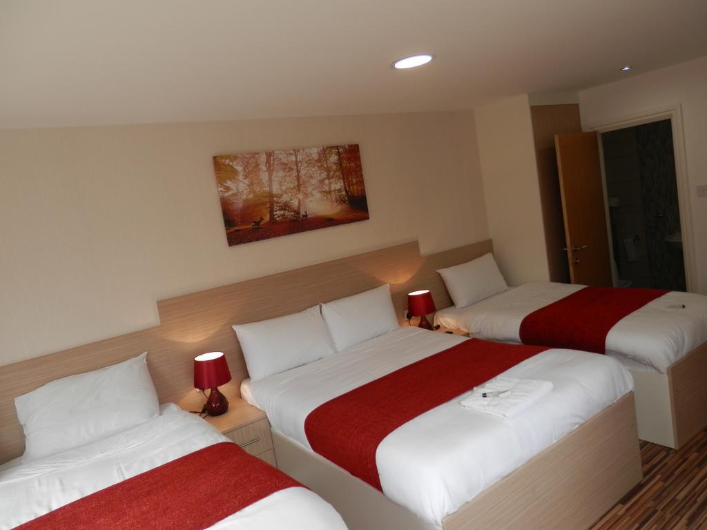 하운슬로우 Heathrow Travellers Hub B&B 외부 사진