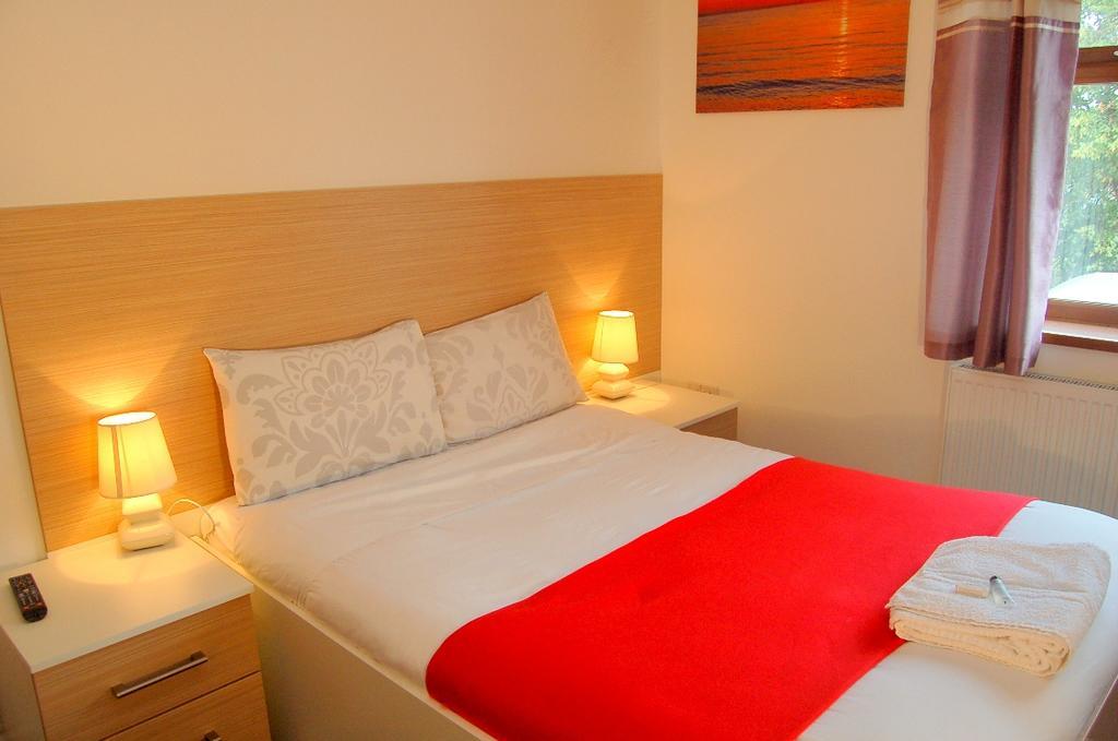 하운슬로우 Heathrow Travellers Hub B&B 외부 사진